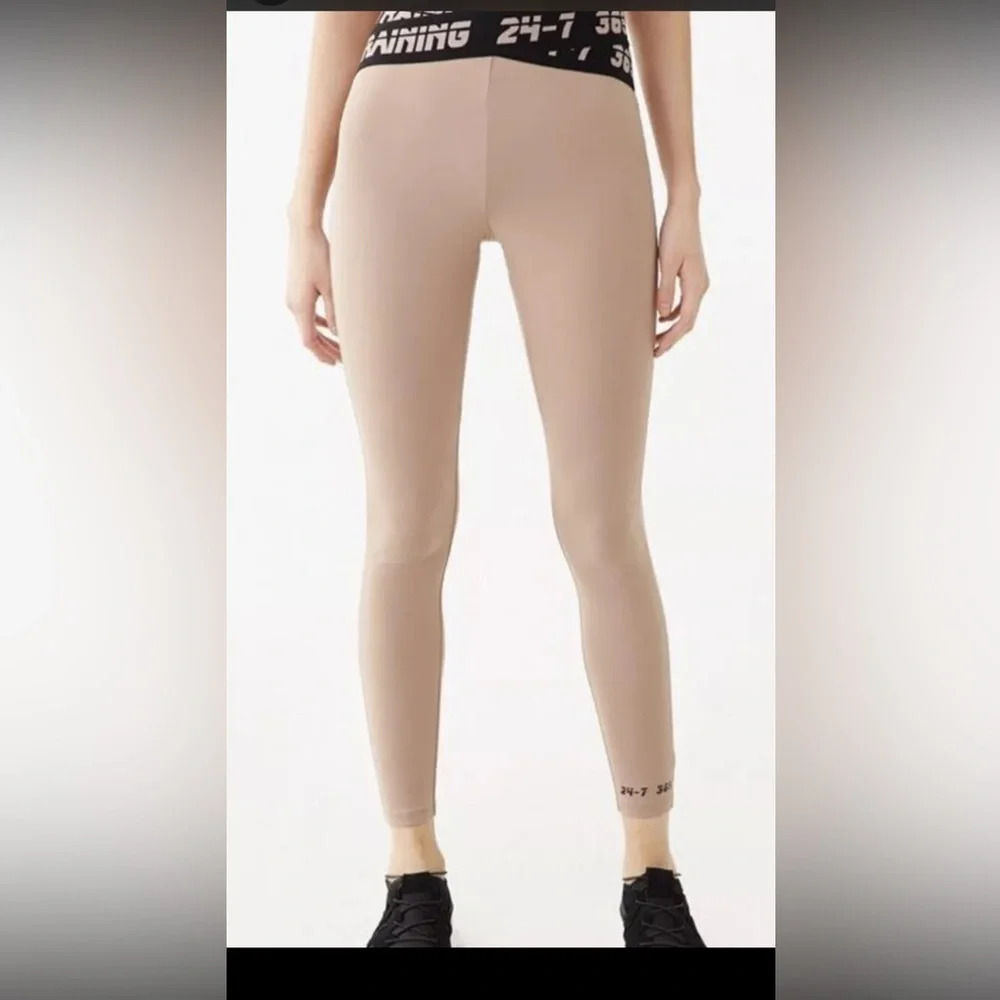 FOREVER 21 Beige Tan Leggings Yoga Pants Black Cross Cross Waist Training 365